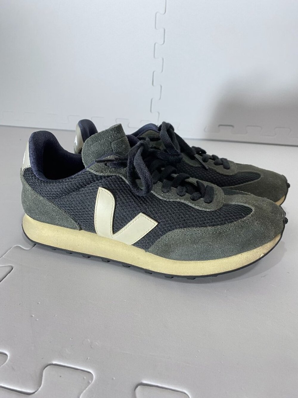 VEJA Rio Branco II Alveomesh Sneakers Gray Black White Women's US 8 EU39 ($170)
